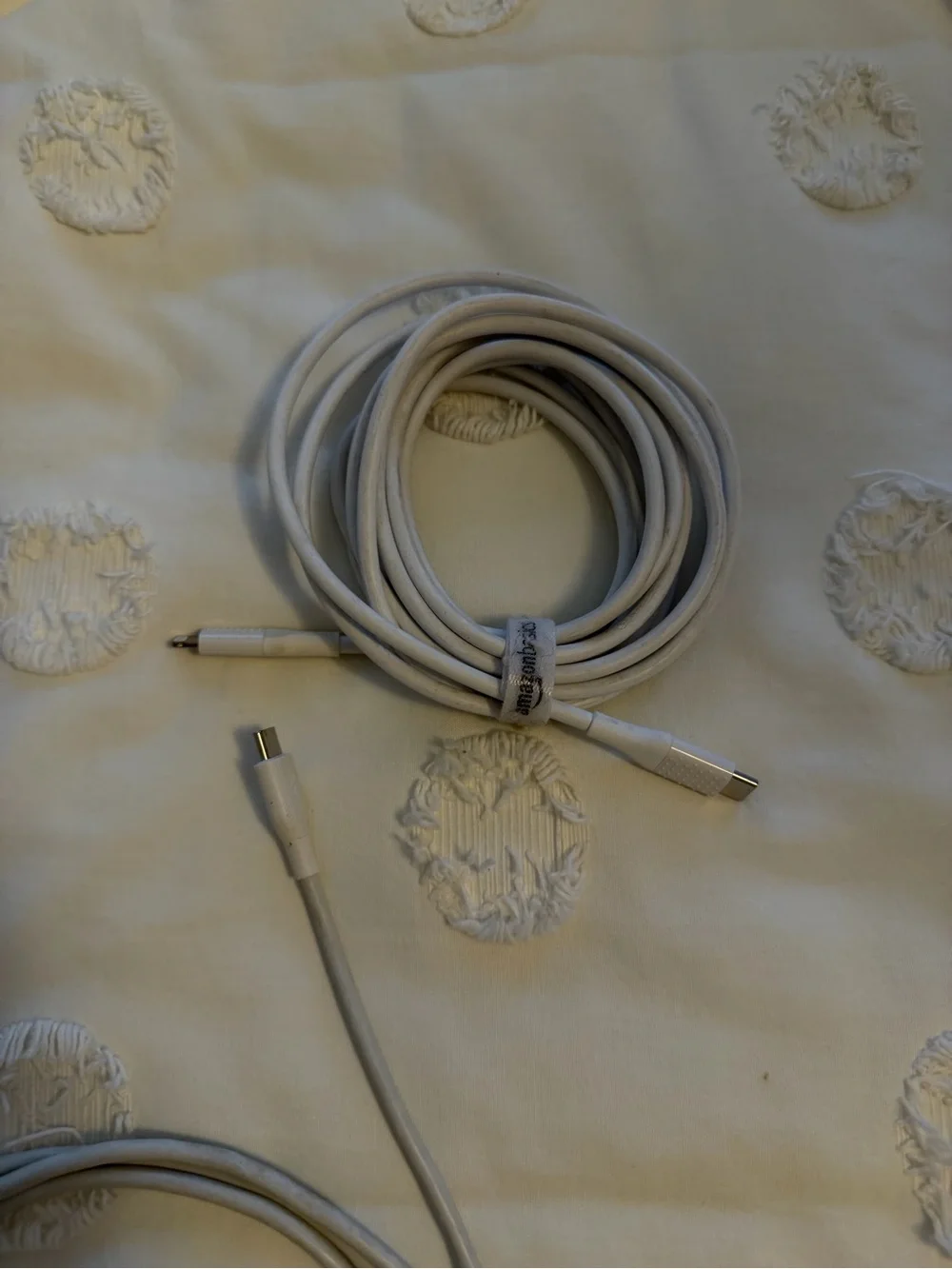 Apple White Lightening Charging Cables with USB Power Adapters Bundle